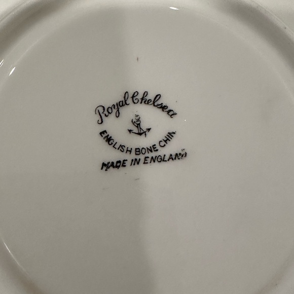 Vintage Royal Chelsea Tea Cup and Saucer - Picture 4 of 12